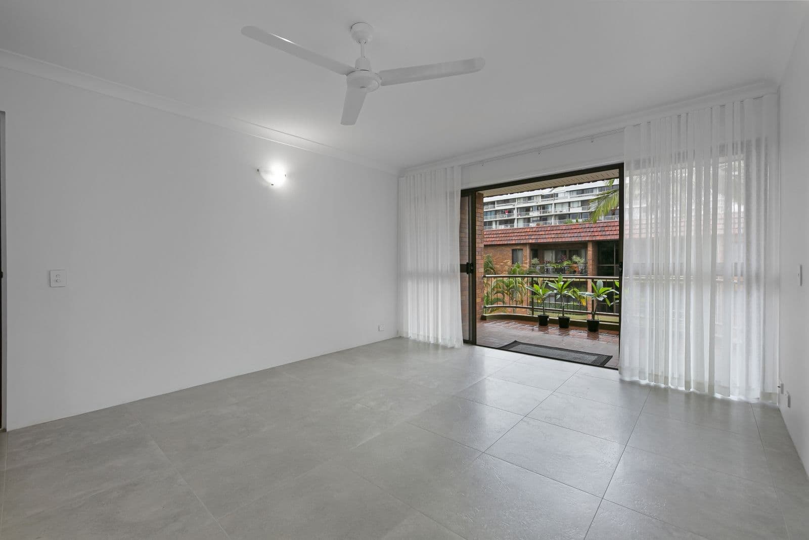 7 Federation Avenue, Broadbeach QLD 4218, Broadbeach - Thumbnail 4
