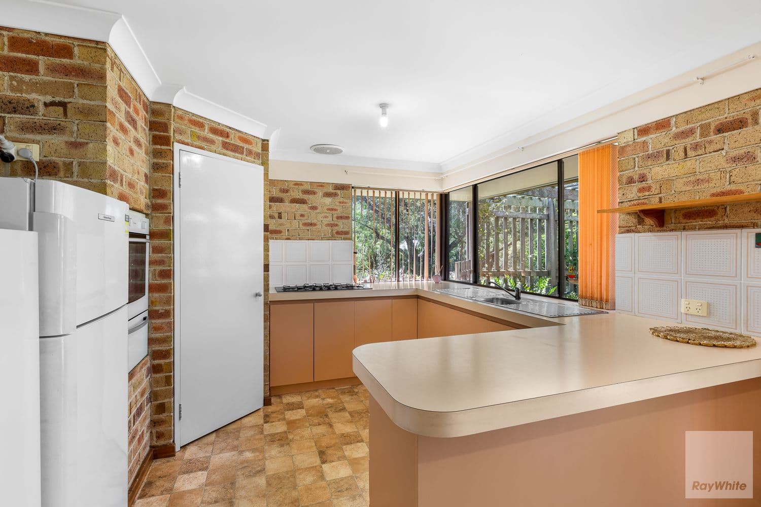 9 Henry Street, Little Grove WA 6330, Little Grove - Thumbnail 7