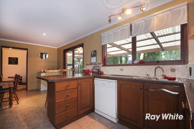 25 Lesdon Avenue, CRANBOURNE VIC 3977, Cranbourne - Thumbnail 5