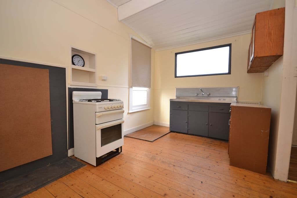 114 Hickman Street, BALLARAT CENTRAL VIC 3350, Ballarat Central - Thumbnail 2