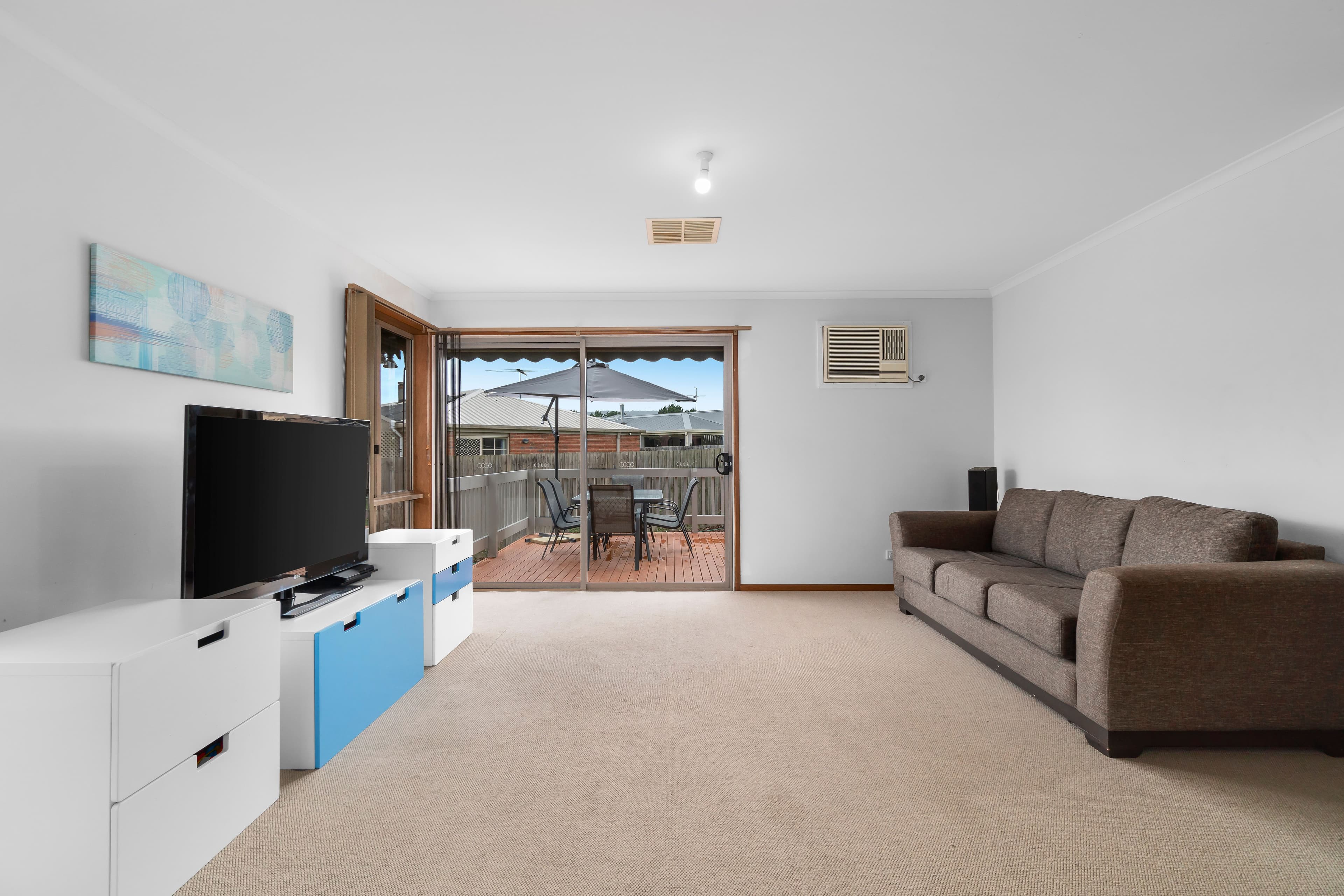 8 Rayner Close, Rowville VIC 3178, Rowville - Thumbnail 3