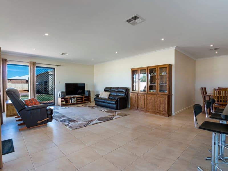 46 Honeysuckle Boulevard, Woorree WA 6530, Woorree - Thumbnail 5