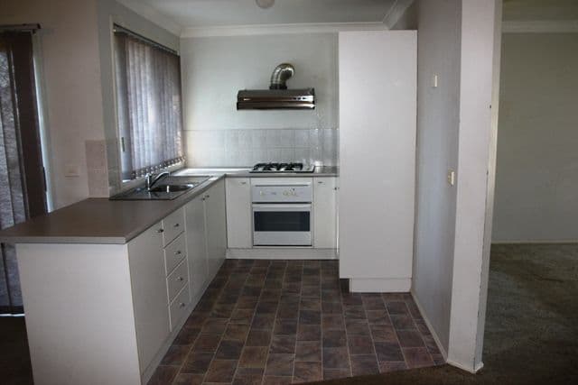 45 Parkholme Circuit, ENGLORIE PARK NSW 2560, Englorie Park - Thumbnail 2