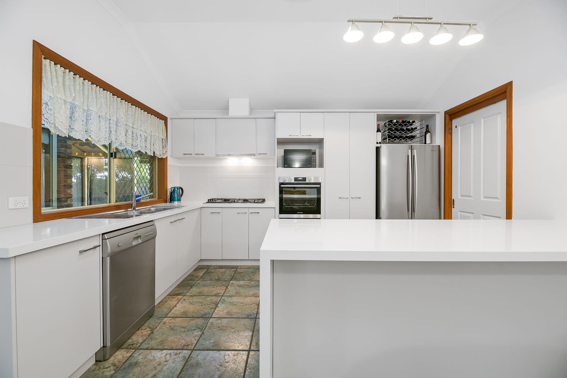 4 Roxy Close, Berwick VIC 3806, Berwick - Thumbnail 4