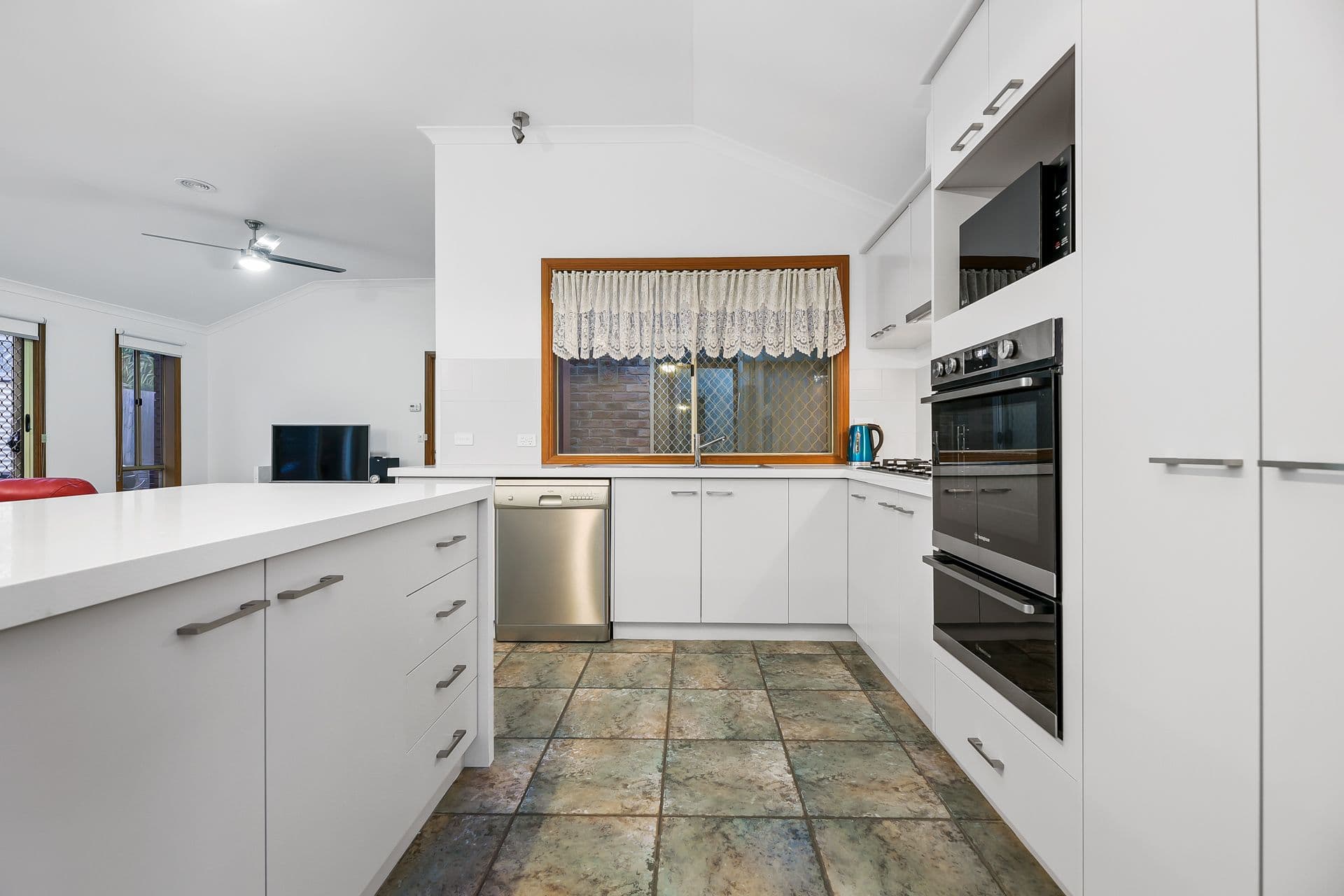 4 Roxy Close, Berwick VIC 3806, Berwick - Thumbnail 5