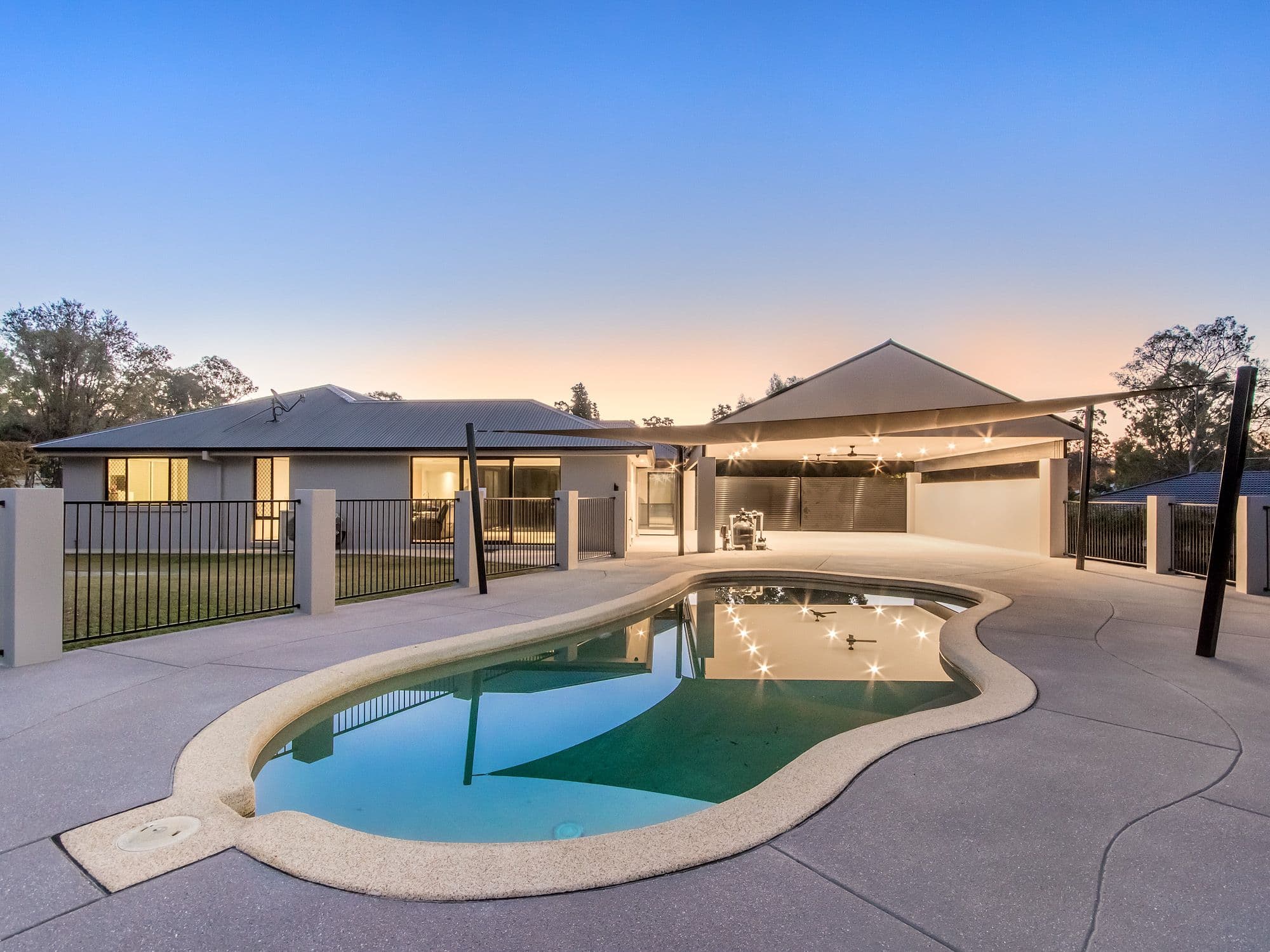 10 Howard Hughes Court, Maudsland QLD 4210, Maudsland - Thumbnail 3