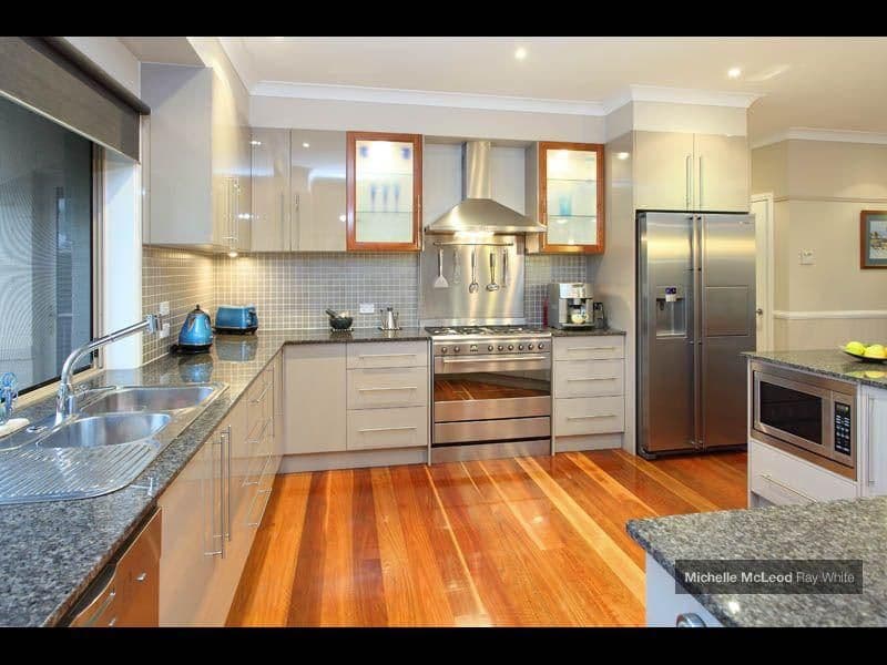 11 McConnell Crescent, BROOKFIELD QLD 4069, Brookfield - Thumbnail 7
