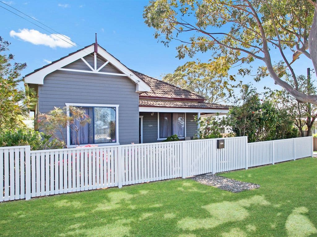 124 Parkes Street, Helensburgh NSW 2508, Helensburgh - Image 1