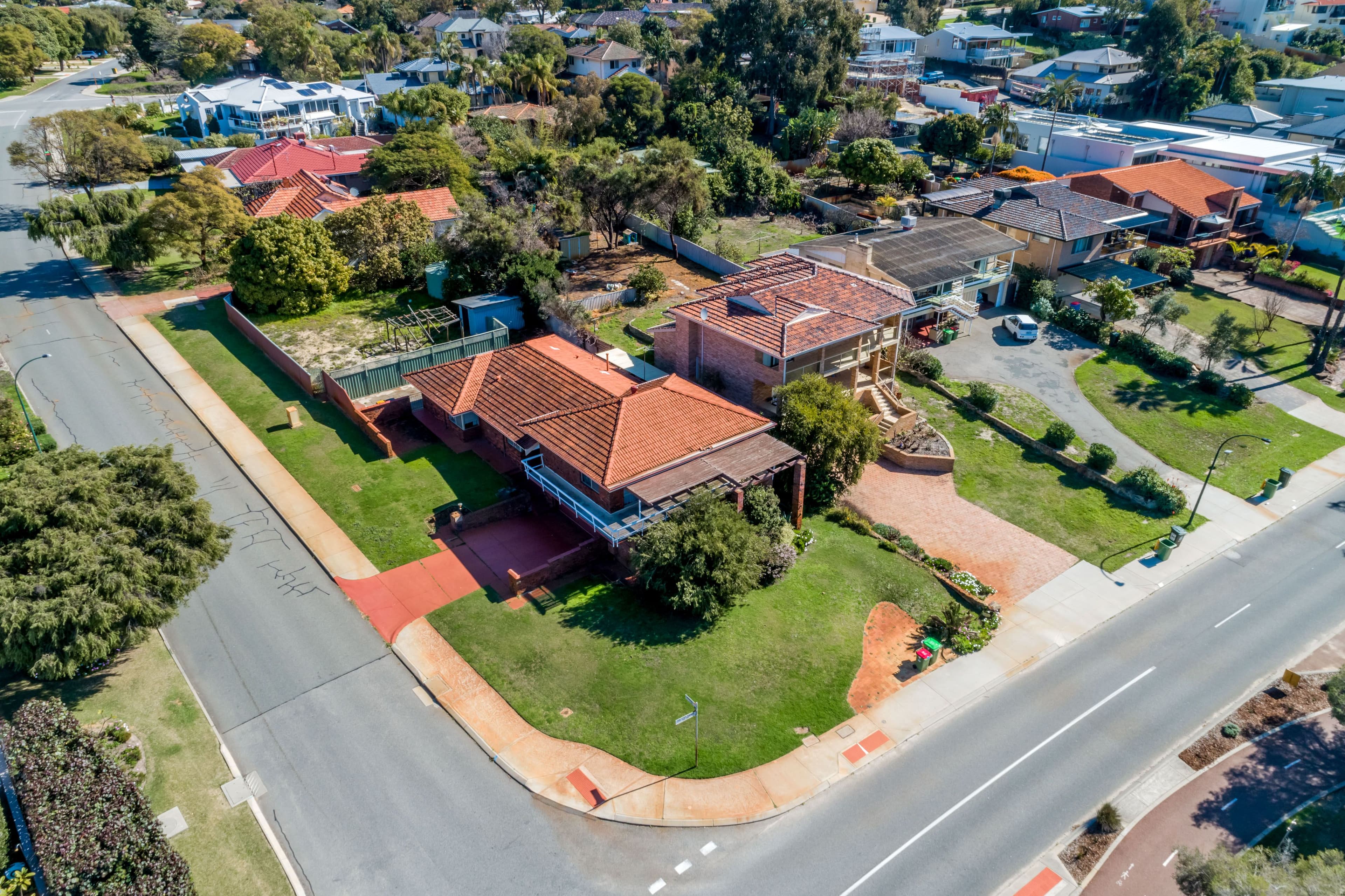 219 The Esplanade, Mount Pleasant WA 6153, Mount Pleasant - Thumbnail 2