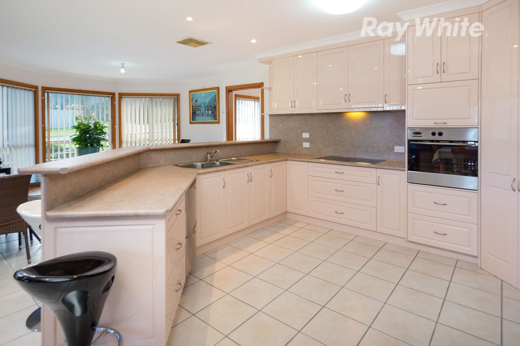 3 Almurta Court, Springdale Heights - Thumbnail 2