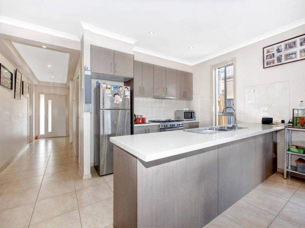 10 Parkhaven Street, Craigieburn VIC 3064, Craigieburn - Thumbnail 2