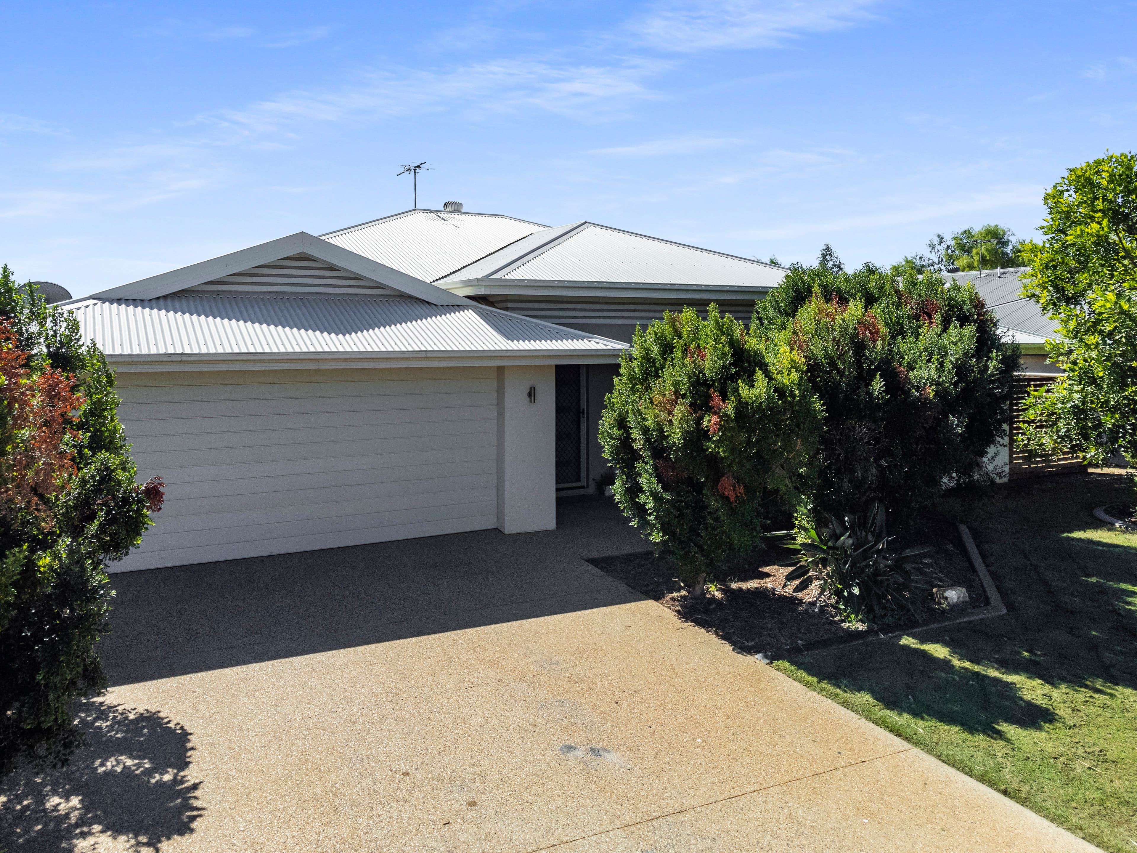 5 Canterbury Road, Emerald QLD 4720, Emerald - Image 1