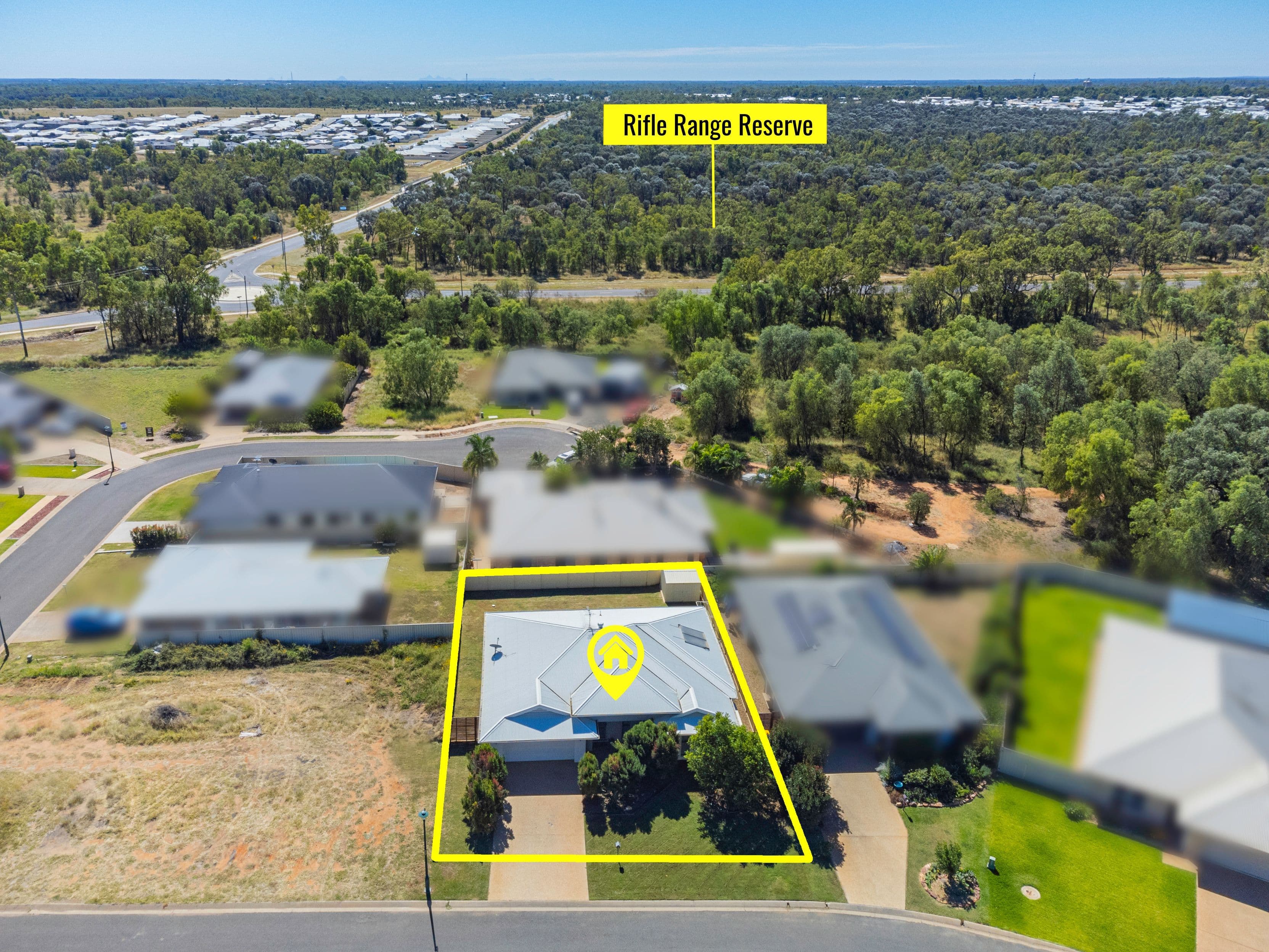 5 Canterbury Road, Emerald QLD 4720, Emerald - Thumbnail 2