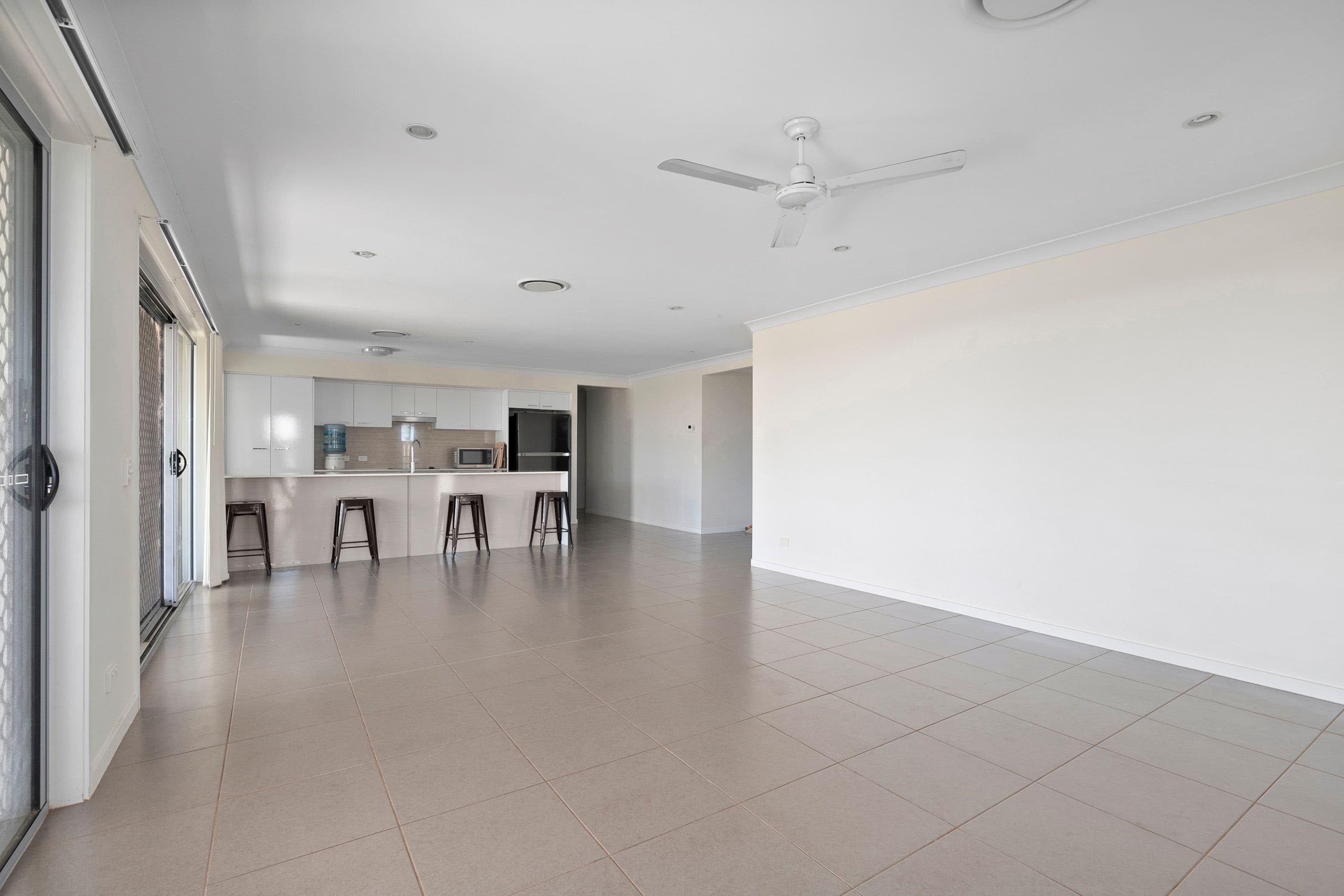5 Canterbury Road, Emerald QLD 4720, Emerald - Thumbnail 4