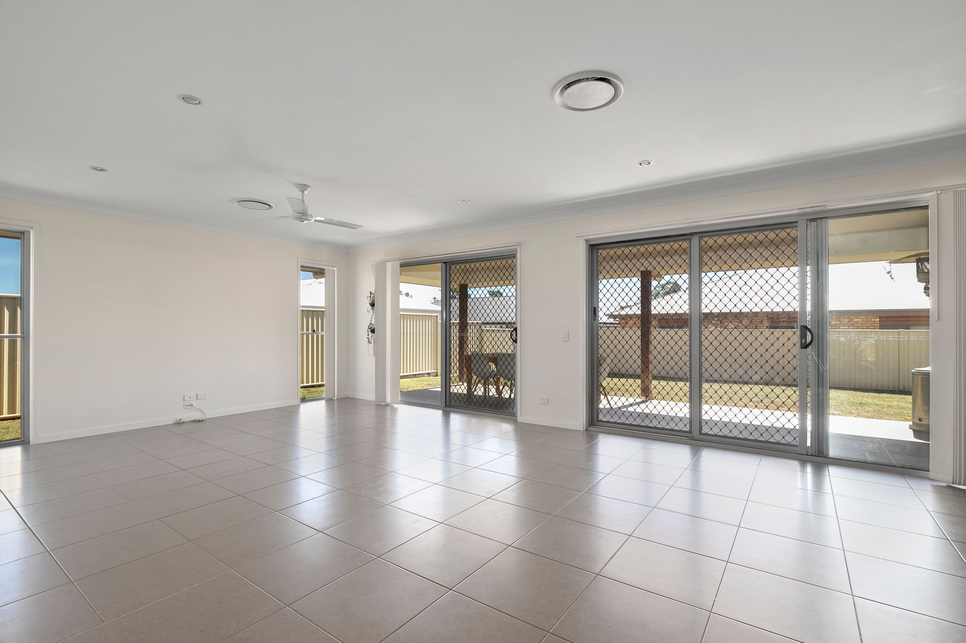 5 Canterbury Road, Emerald QLD 4720, Emerald - Thumbnail 5