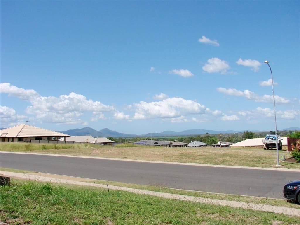 11 Broadhurst Drive, GRACEMERE QLD 4702, Gracemere - Thumbnail 2