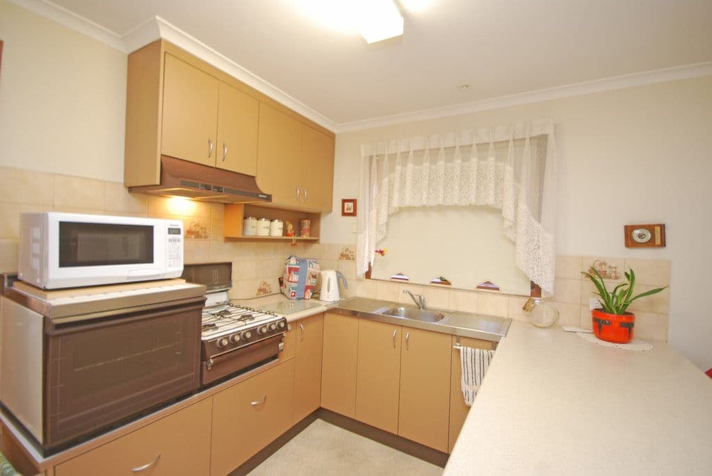 38 Yarrowee Street, Sebastopol VIC 3356, Sebastopol - Thumbnail 3