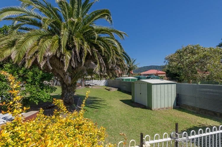 12 Royal Crescent, WOONONA NSW 2517, Woonona - Thumbnail 4