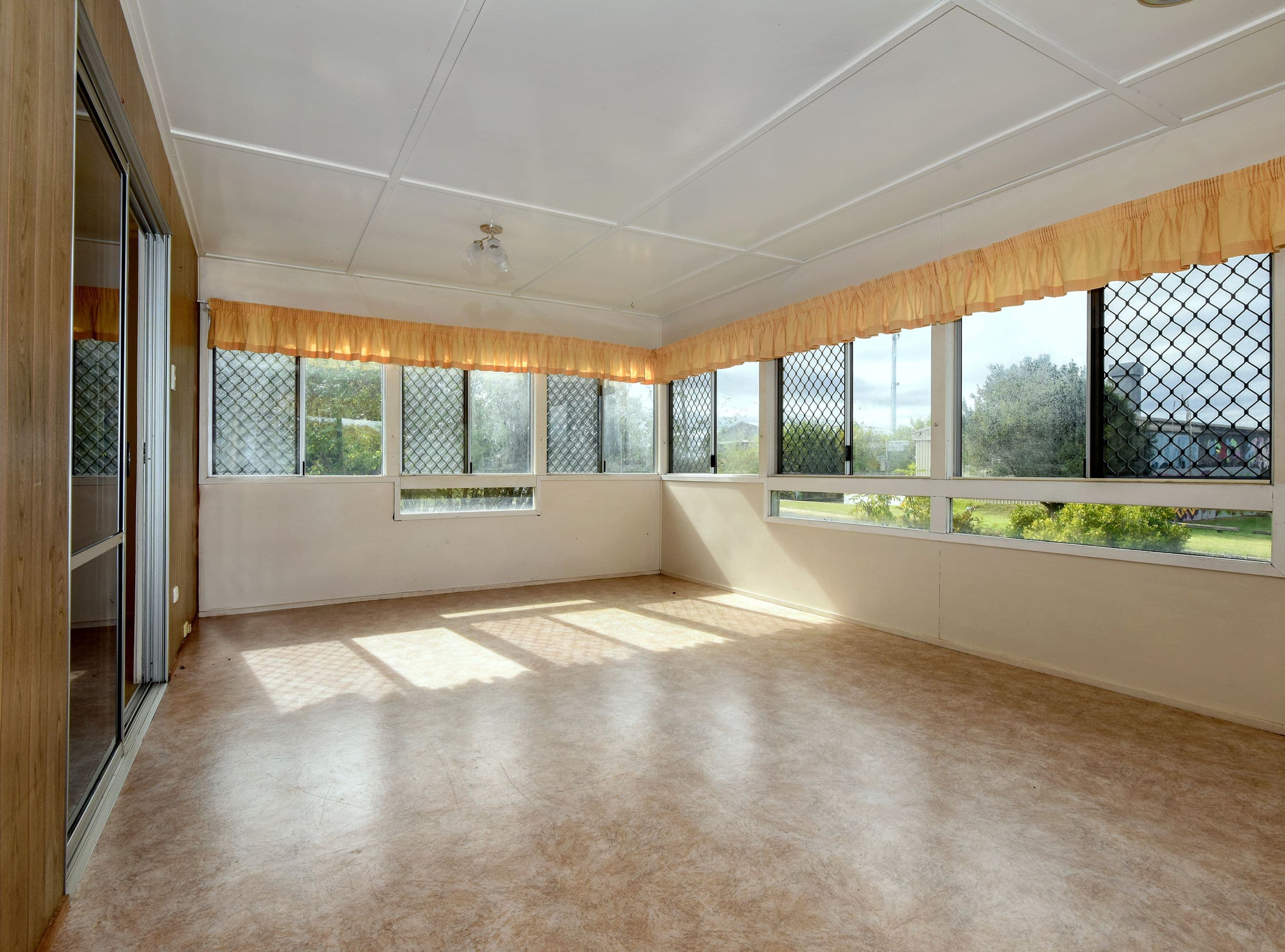 2 Harth Street, Rockville QLD 4350, Rockville - Thumbnail 2