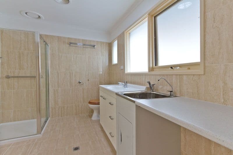 23 Cranbourne Road, FRANKSTON VIC 3199, Frankston - Thumbnail 2