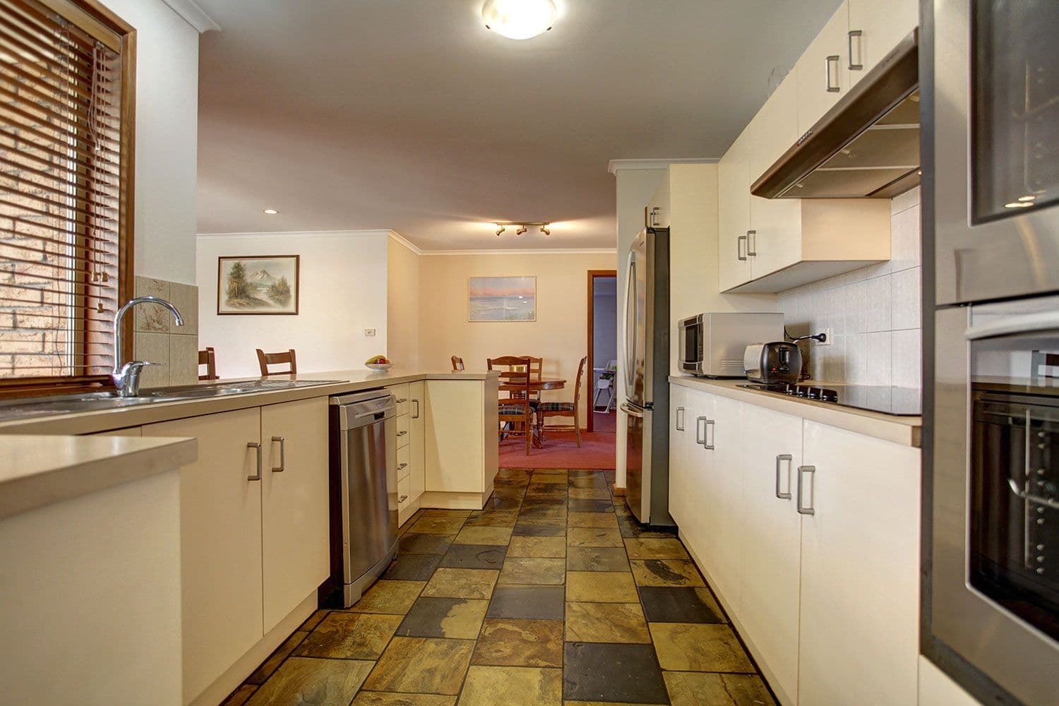 21 Derek Crescent, Morphett Vale SA 5162, Morphett Vale - Thumbnail 3