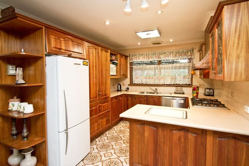 30 Winston Road, VIEWBANK VIC 3084, Viewbank - Thumbnail 2