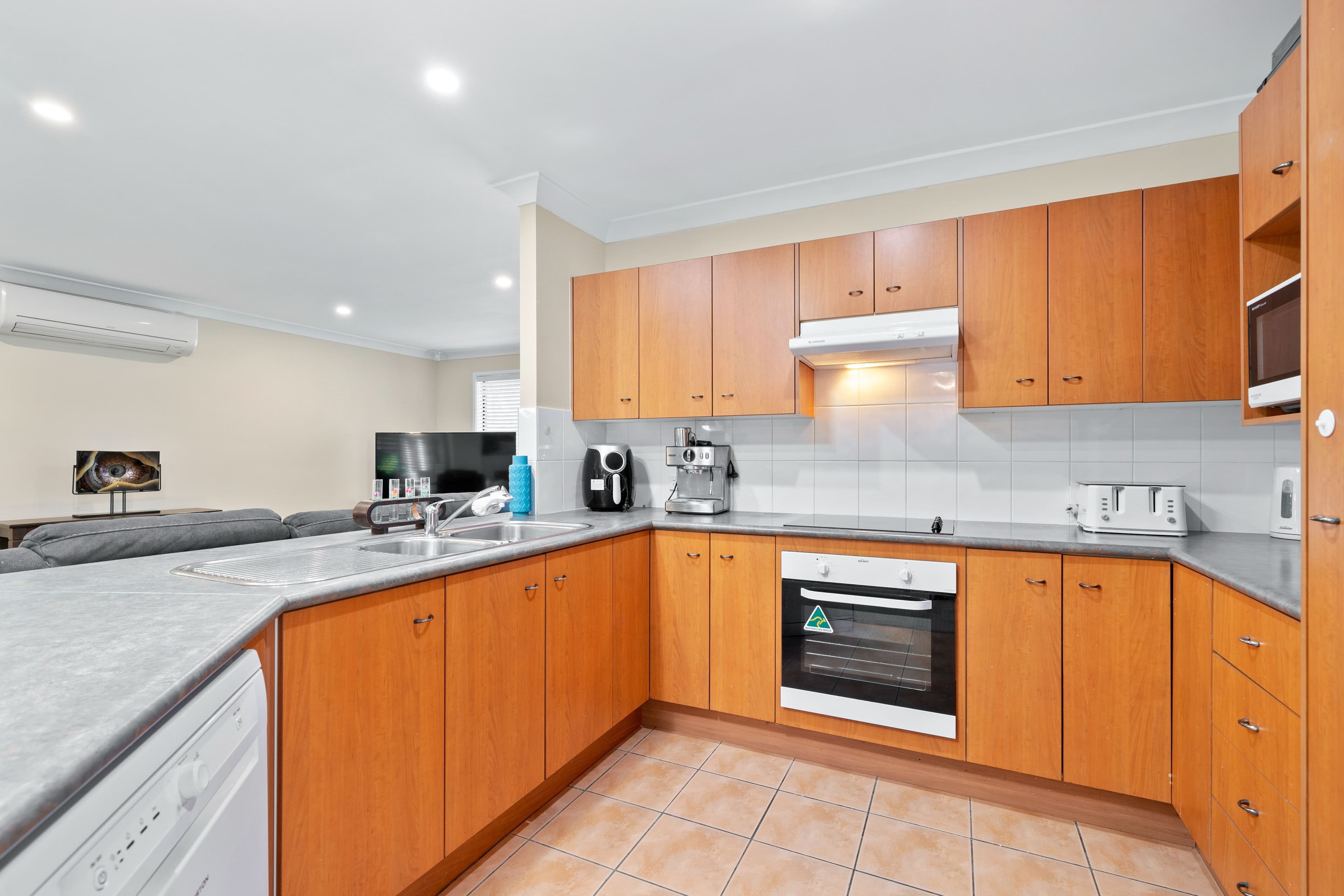 14 River Park Drive, Loganholme QLD 4129, Loganholme - Thumbnail 6