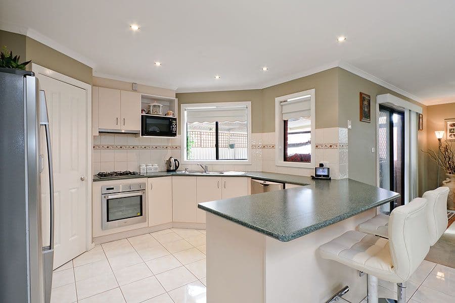 6 Lombard Street, ROXBURGH PARK VIC 3064, Roxburgh Park - Thumbnail 2