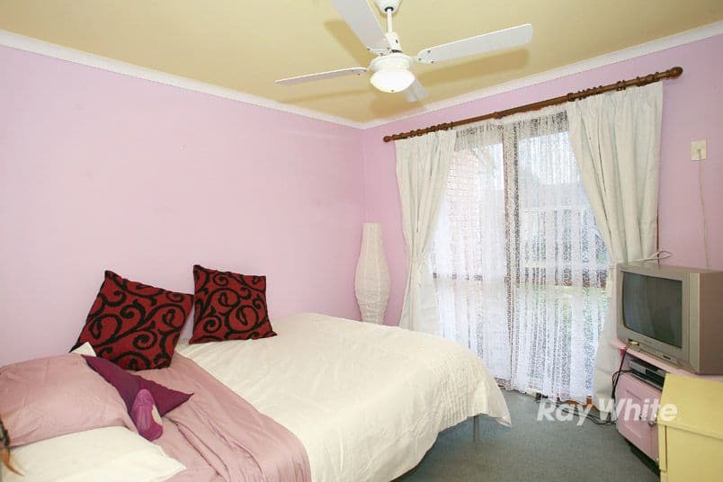 1 Frances Crescent, CRANBOURNE NORTH VIC 3977, Cranbourne North - Thumbnail 8