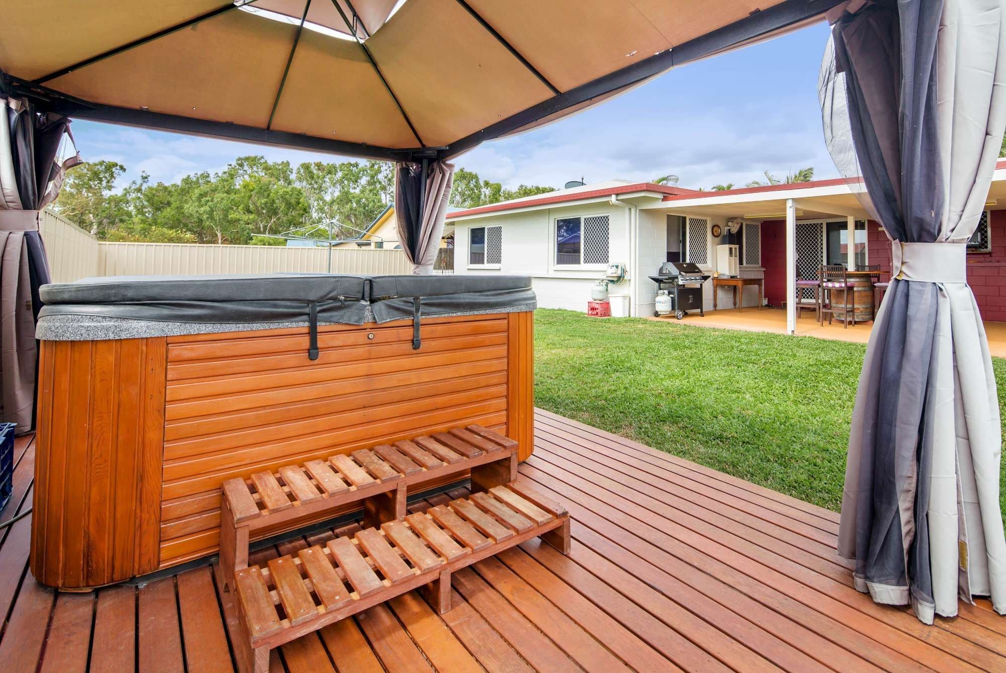 4 Camplin Court, BURDELL QLD 4818, Burdell - Thumbnail 4