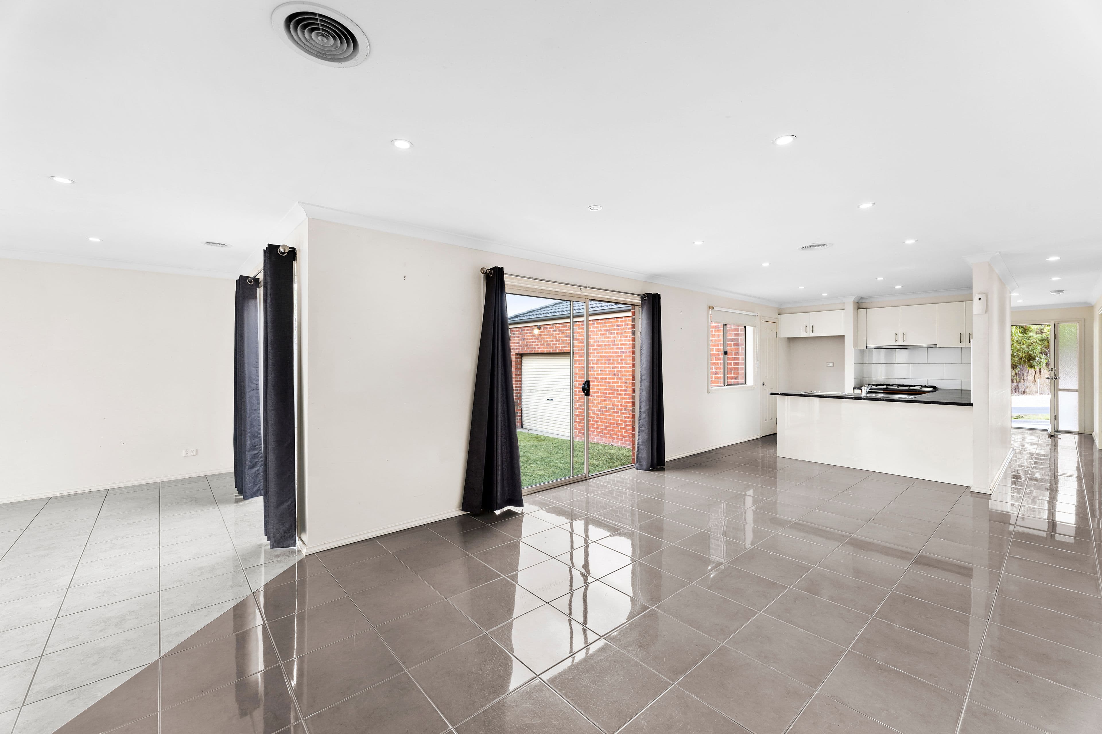 160 Phillip Drive, Sunbury VIC 3429, Sunbury - Thumbnail 5