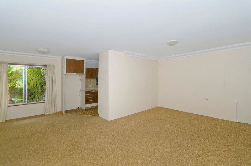 54 Fifth Avenue, PALM BEACH QLD 4221, Palm Beach - Thumbnail 3