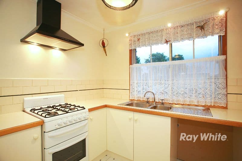2 Megan Close, CRANBOURNE WEST VIC 3977, Cranbourne West - Thumbnail 4