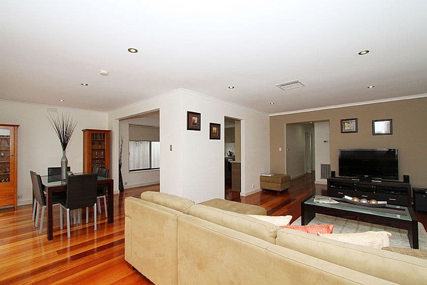 56 Buckmaster Drive, MILL PARK VIC 3082, Mill Park - Thumbnail 5