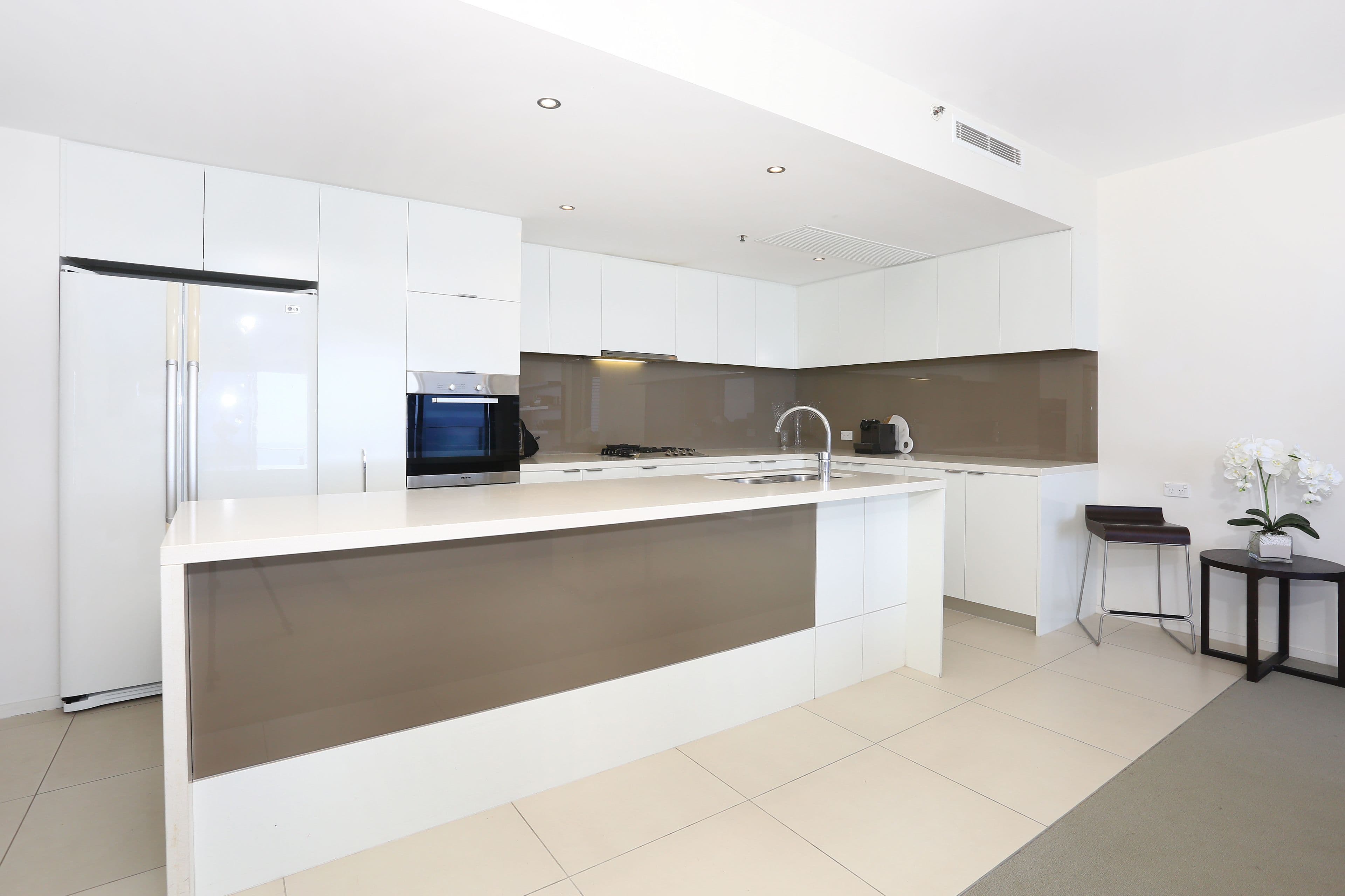 2802 'Ultra' 14 George Avenue, BROADBEACH QLD 4218, Broadbeach - Thumbnail 4
