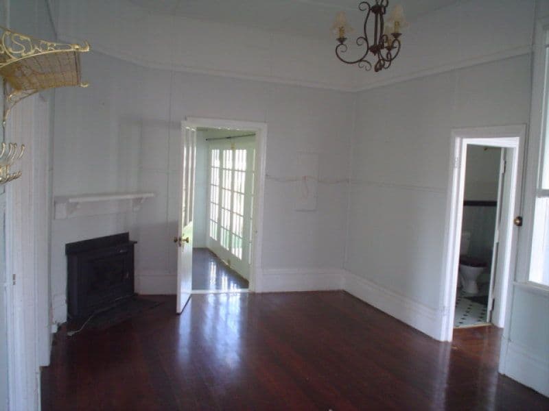 8 Parker Street, QUAIRADING WA 6383, Quairading - Thumbnail 2