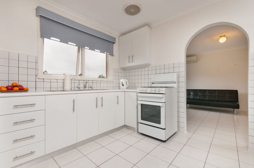 4 Lee Street, Craigieburn VIC 3064, Craigieburn - Thumbnail 2