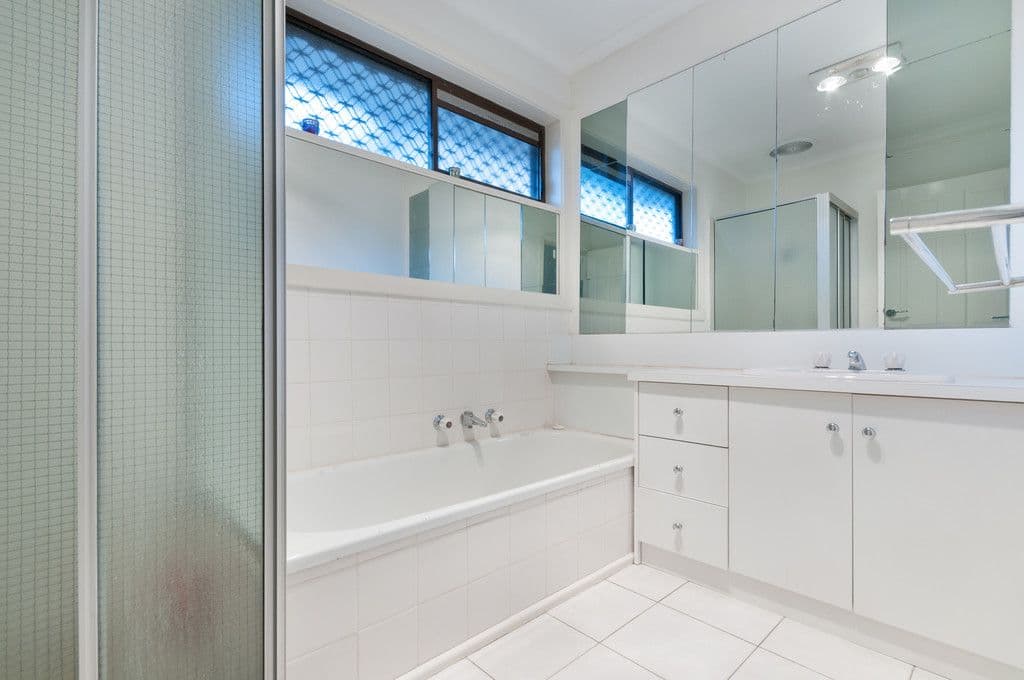 4 Lee Street, Craigieburn VIC 3064, Craigieburn - Thumbnail 4