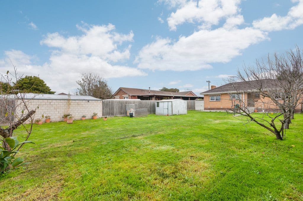 4 Lee Street, Craigieburn VIC 3064, Craigieburn - Thumbnail 5