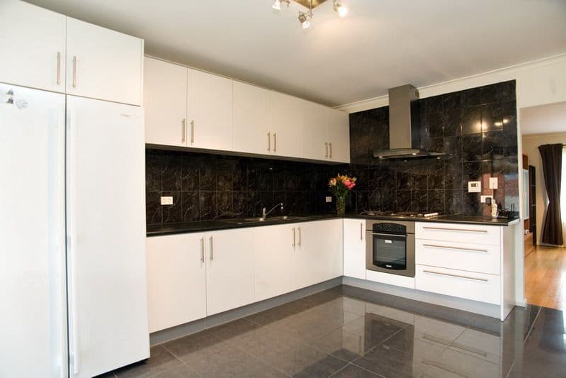 6 Vanessa Avenue, LALOR VIC 3075, Lalor - Thumbnail 2