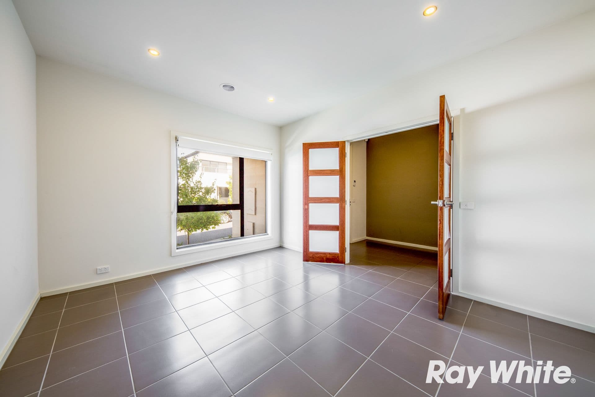 3 Berry Yung Avenue, Burwood VIC 3125, Burwood - Thumbnail 3