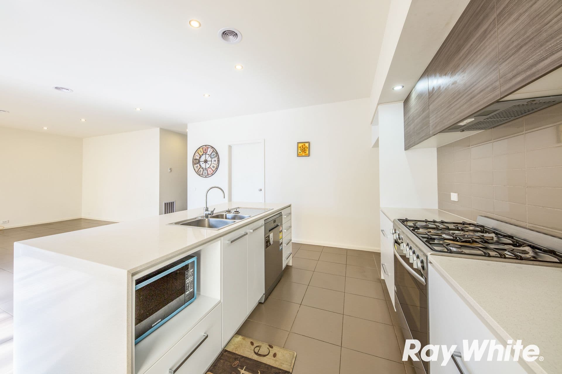 3 Berry Yung Avenue, Burwood VIC 3125, Burwood - Thumbnail 4