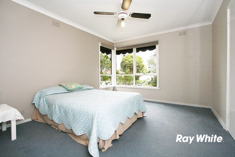 1 Ruth Court, BAYSWATER VIC 3153, Bayswater - Thumbnail 2