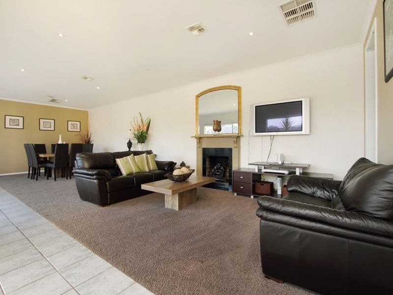 6 Roosevelt Court, DINGLEY VILLAGE VIC 3172, Dingley Village - Thumbnail 3