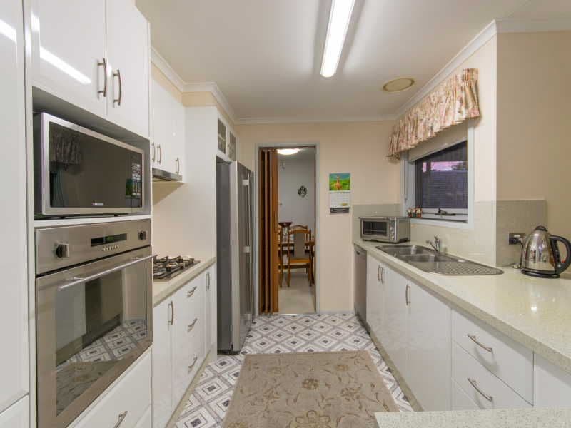 21 Peterson Street, Seaford VIC 3198, Seaford - Thumbnail 2