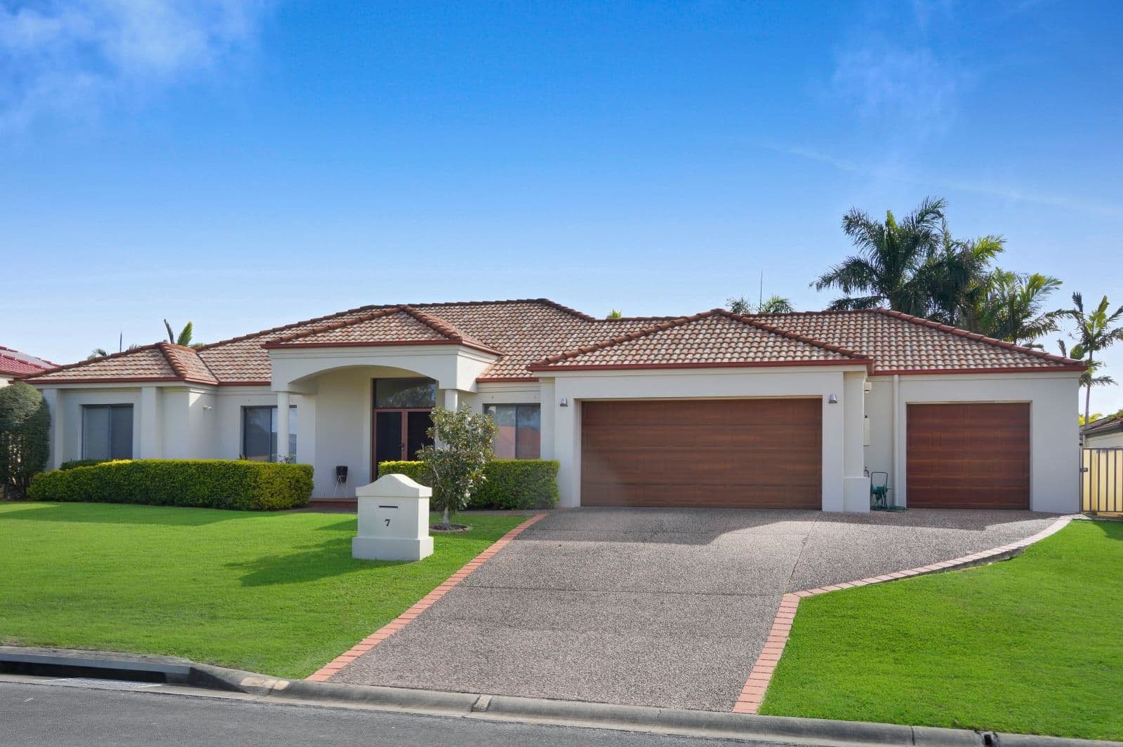 7 Oxford Court, Arundel QLD 4214, Arundel - Image 1