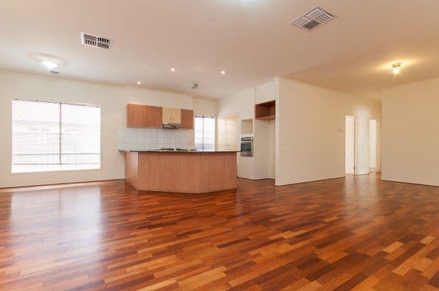 13 Creighton Way, CRAIGIEBURN VIC 3064, Craigieburn - Thumbnail 3