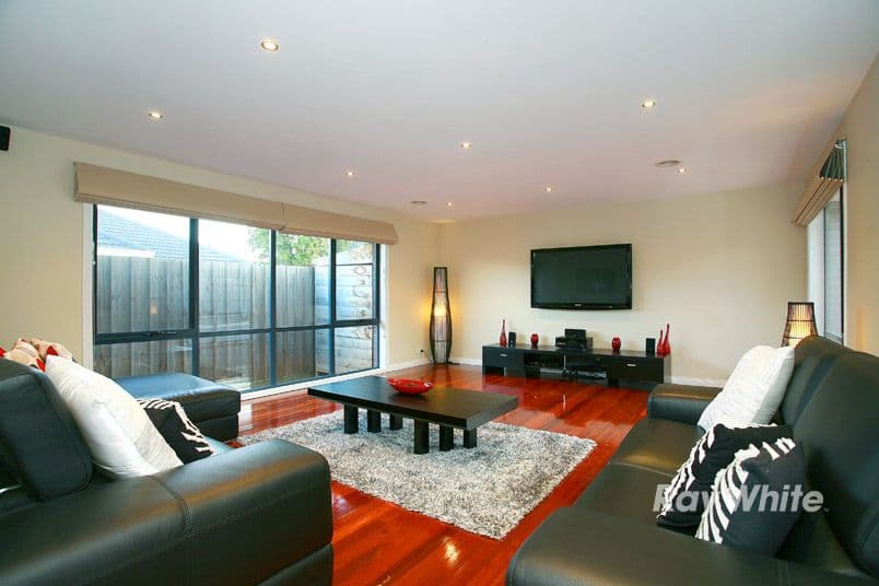 35 Larbert Road, NOBLE PARK VIC 3174, Noble Park - Thumbnail 3
