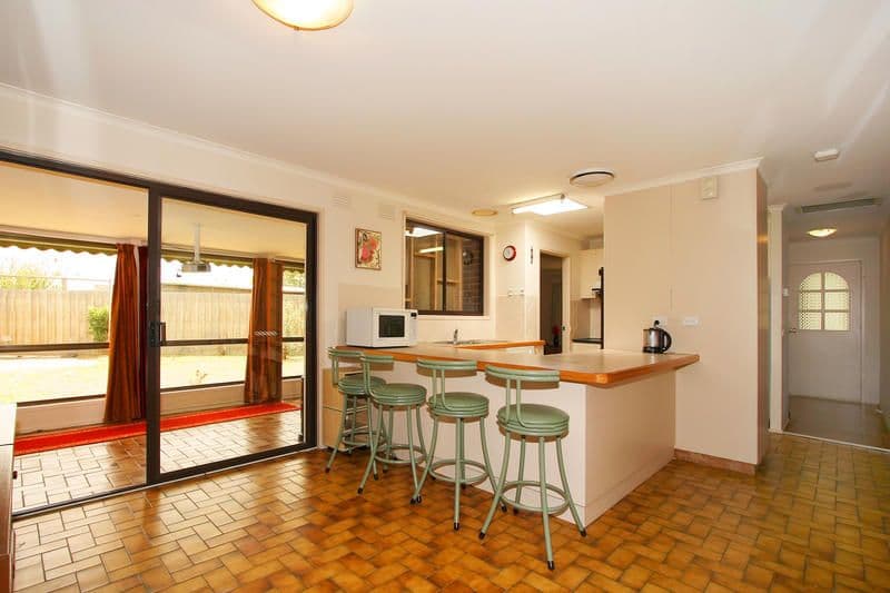 4 Swan Place, DINGLEY VILLAGE VIC 3172, Dingley Village - Thumbnail 2