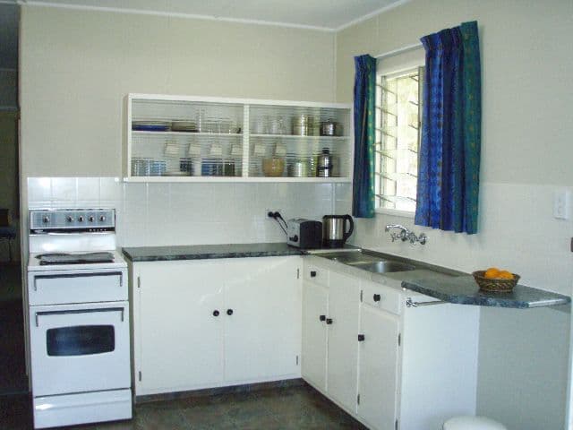 19 Robinson Street, NORTH MACKAY QLD 4740, North Mackay - Thumbnail 4